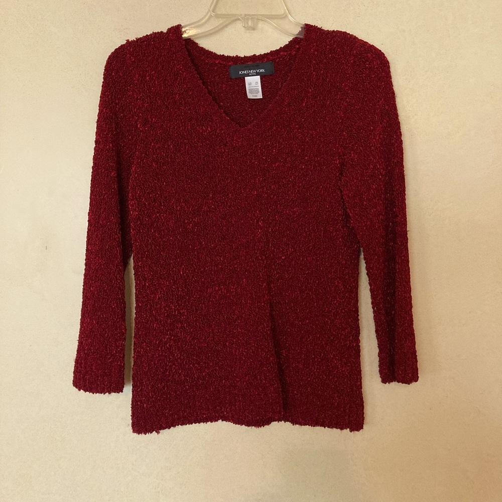 Used Jones New York SP V-neck 3/4 sleeve knit top deep dark red holiday top